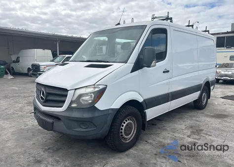 2017 Mercedes-Benz Sprinter 2500 Standard Roof V6 z USA, uszkodzony, nr VIN WD3PE7CD4HP545624